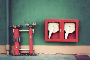 Czy przekazanie budynku remizy darowizną na rzecz gminy należy wykazać w rozliczeniu CIT-8 ?